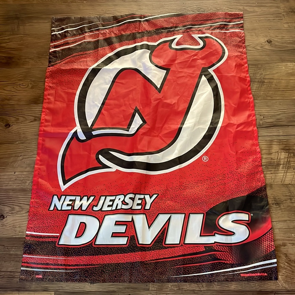 NJ Devils Hockey Decorative Flag - Red